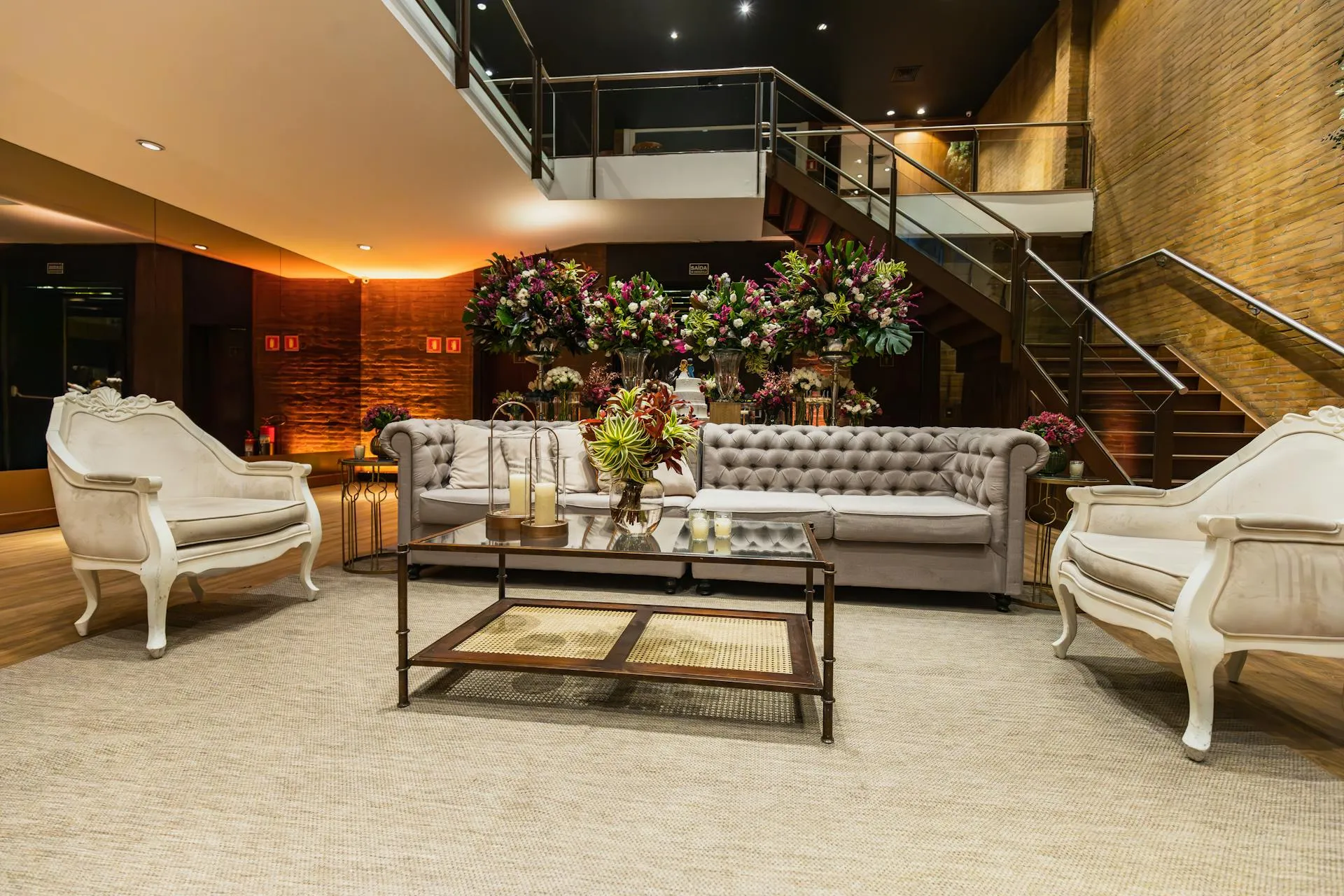Reception & Lounge